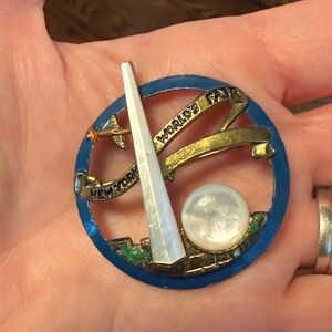 New York World's Worlds Fair Souvenir Brooch plane airplane vintage pin brooch